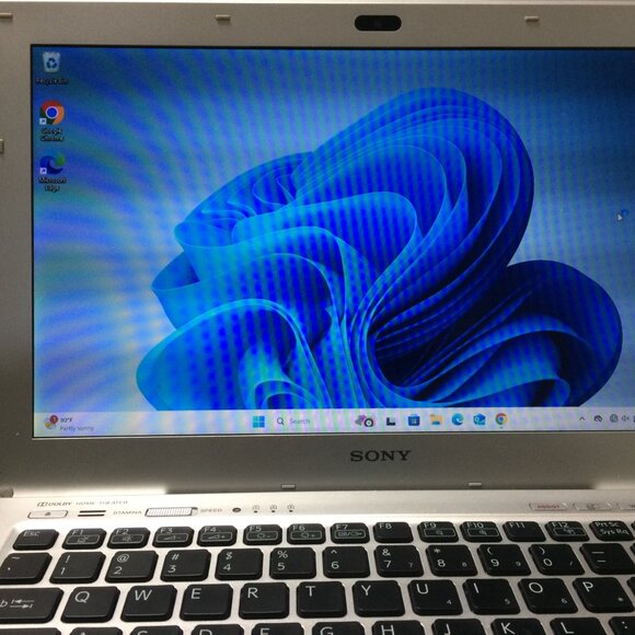 Sony Vaio Windows 11 With Charger and case included